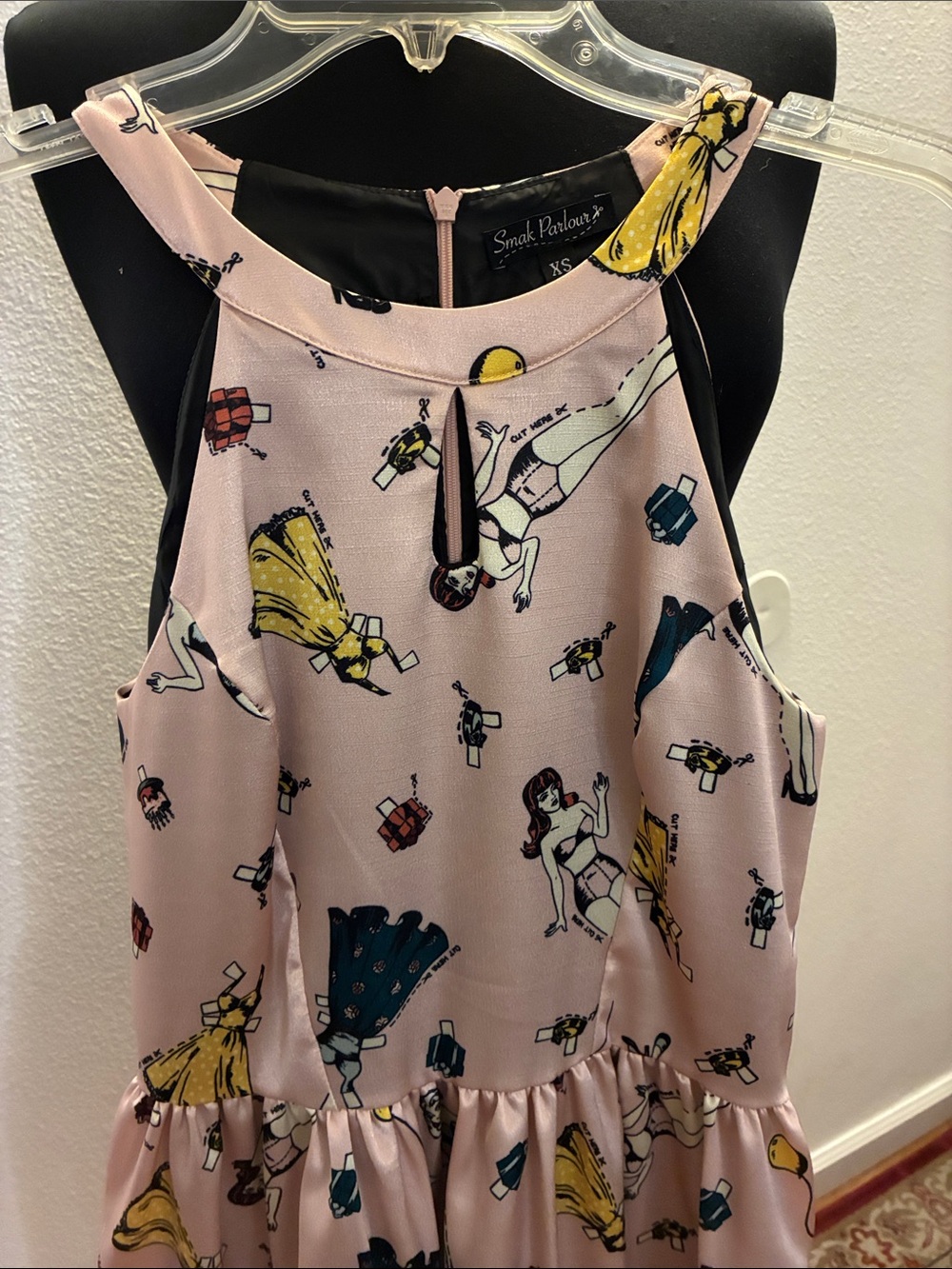 Smak parlour Blush Lined Minidress with Paperdoll Print Size XS fits a Size 3